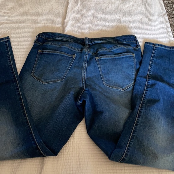 Non-distressed medium wash skinny jeans - Picture 5 of 5